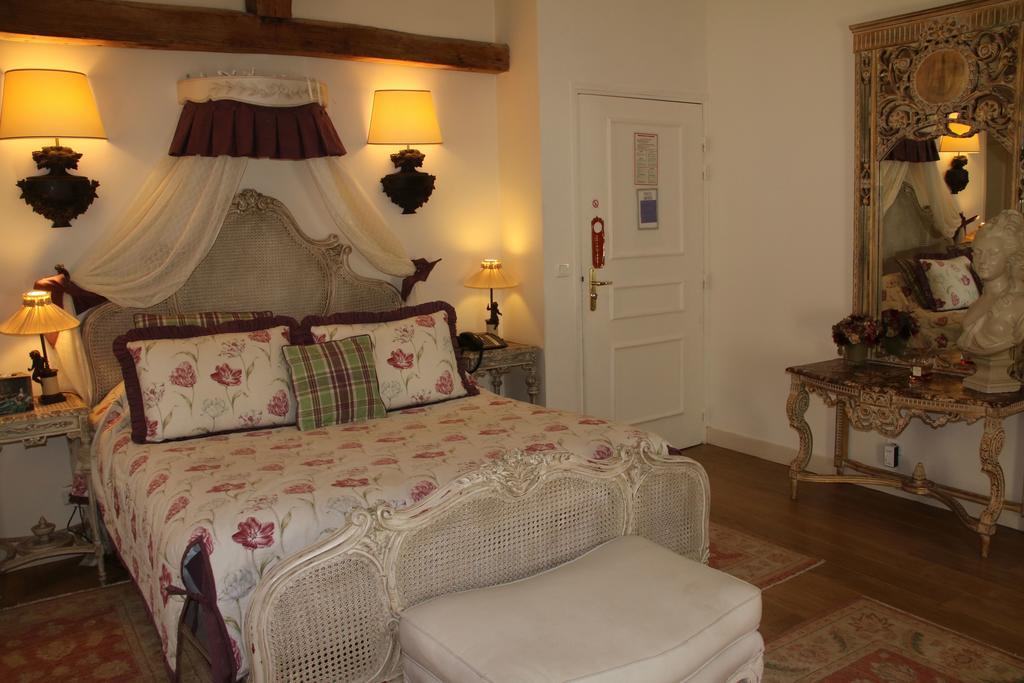 Hostellerie Du Prieure Saint-Prix  Exterior foto