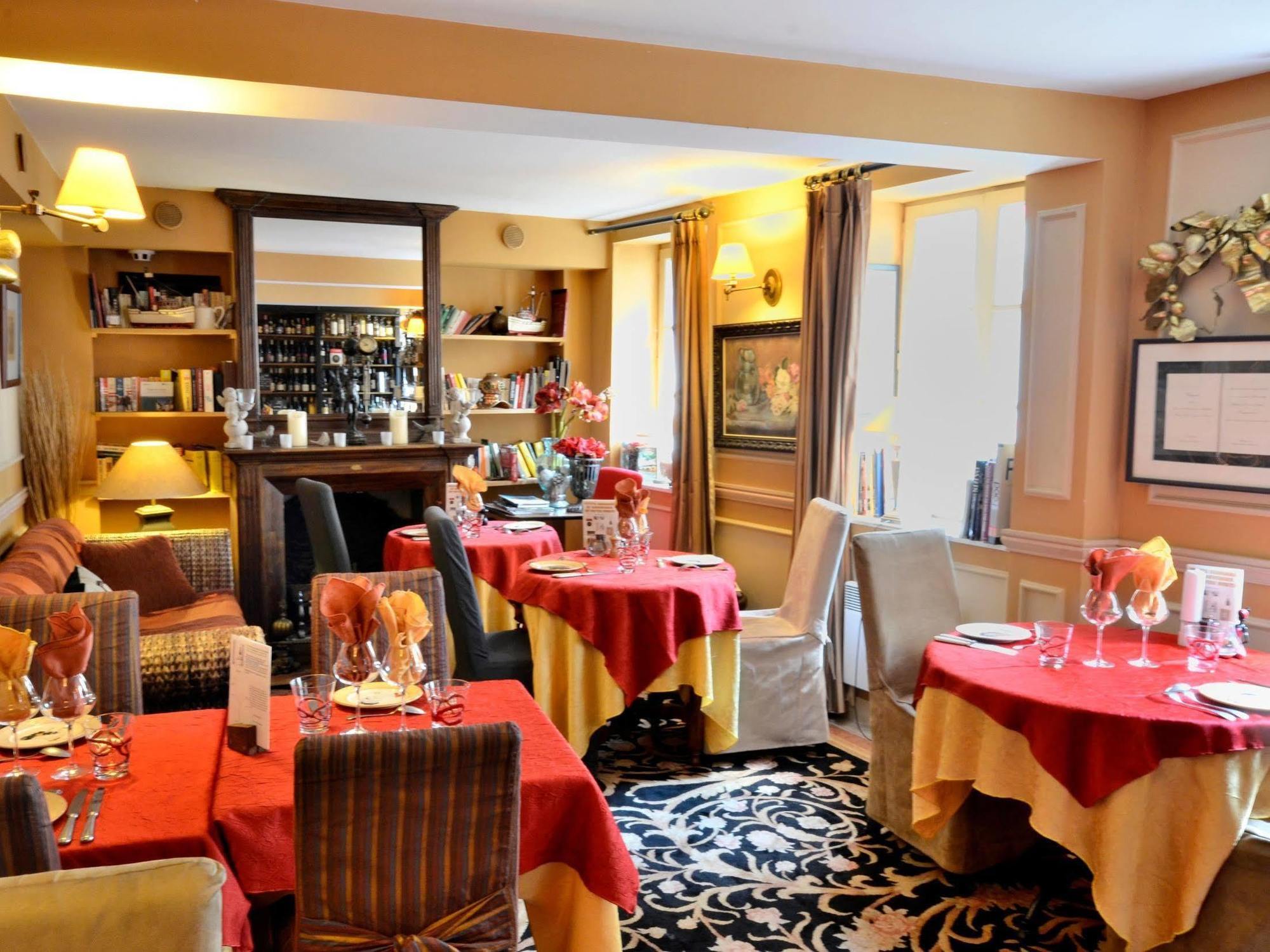 Hostellerie Du Prieure Saint-Prix  Exterior foto
